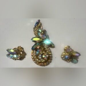 Vintage Aurora Boreallis Rhinestone brooch and clip on earring set